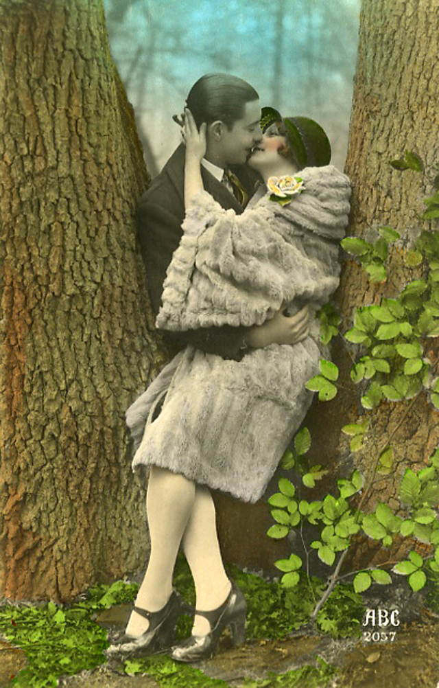 640x1002, 525 Kb / мужчина, женщина, поцелуй, деревья