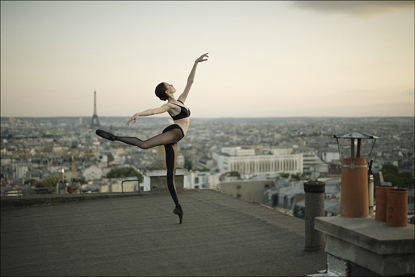 840x561, 146 Kb / крыша, балерина, пуанты, Париж
