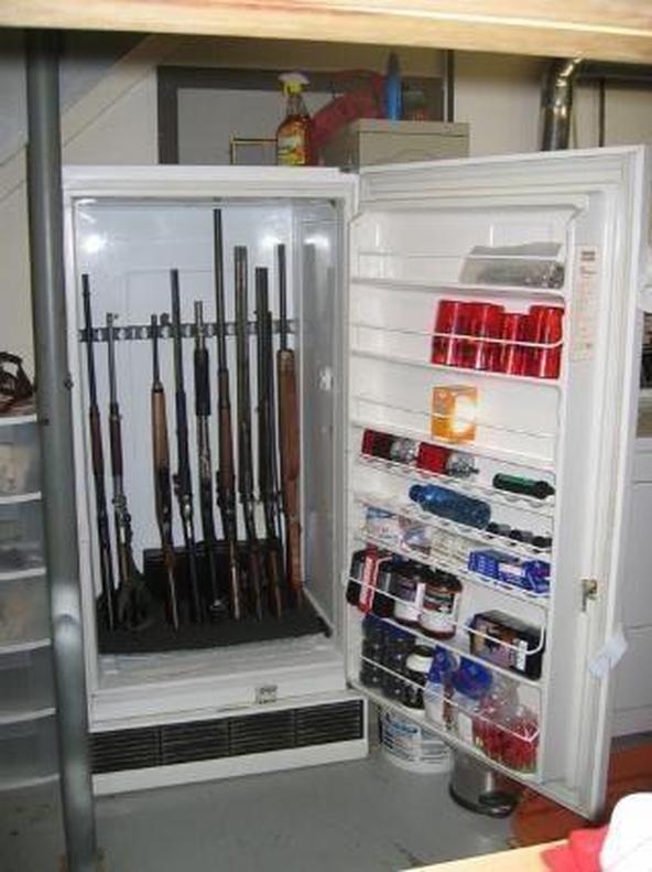 592x791, 58 Kb / холодильник, оружие, боеприпасы