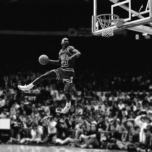 640x640, 78 Kb / баскетболист, мяч, ч/б, прыжок, Майкл Джордан, Air Jordan