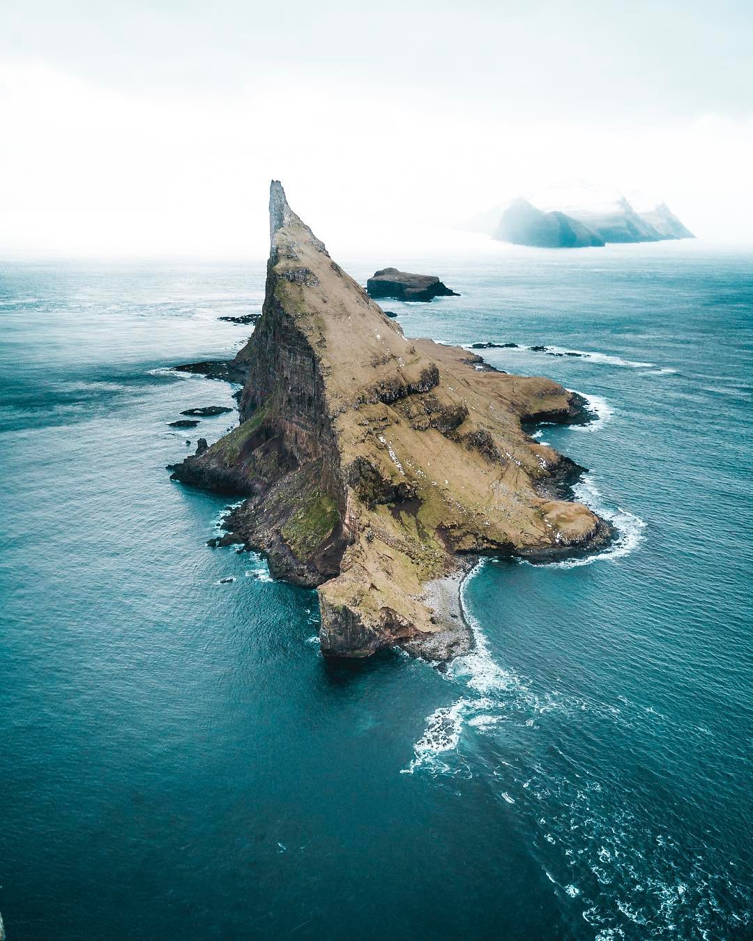 1080x1350, 301 Kb / остров, море, гора, скала, фарерские острова