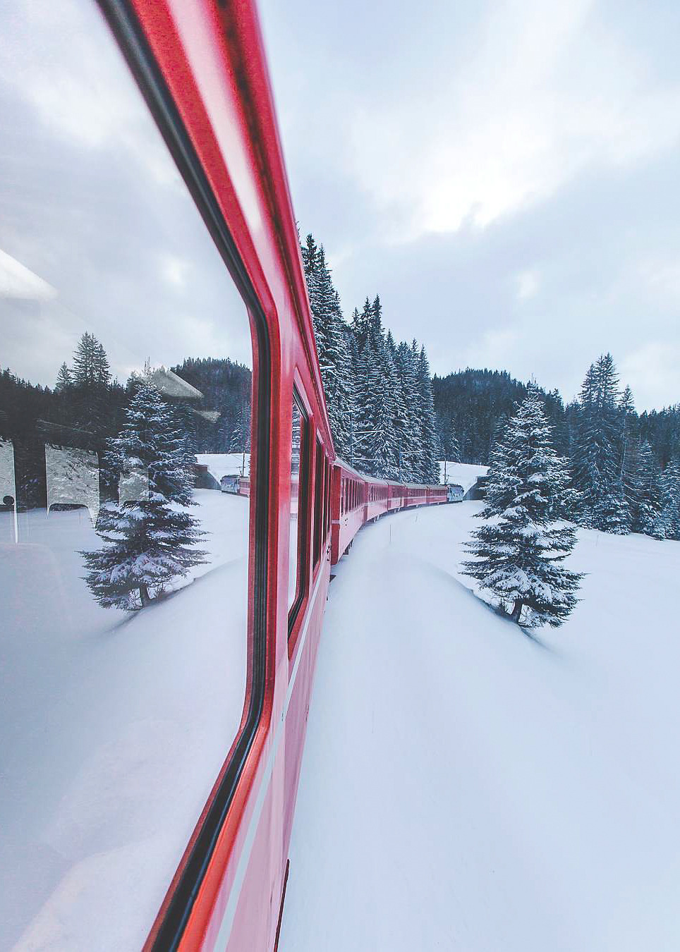 964x1350, 319 Kb / зима, снег, елки, лес, поезд, отражение