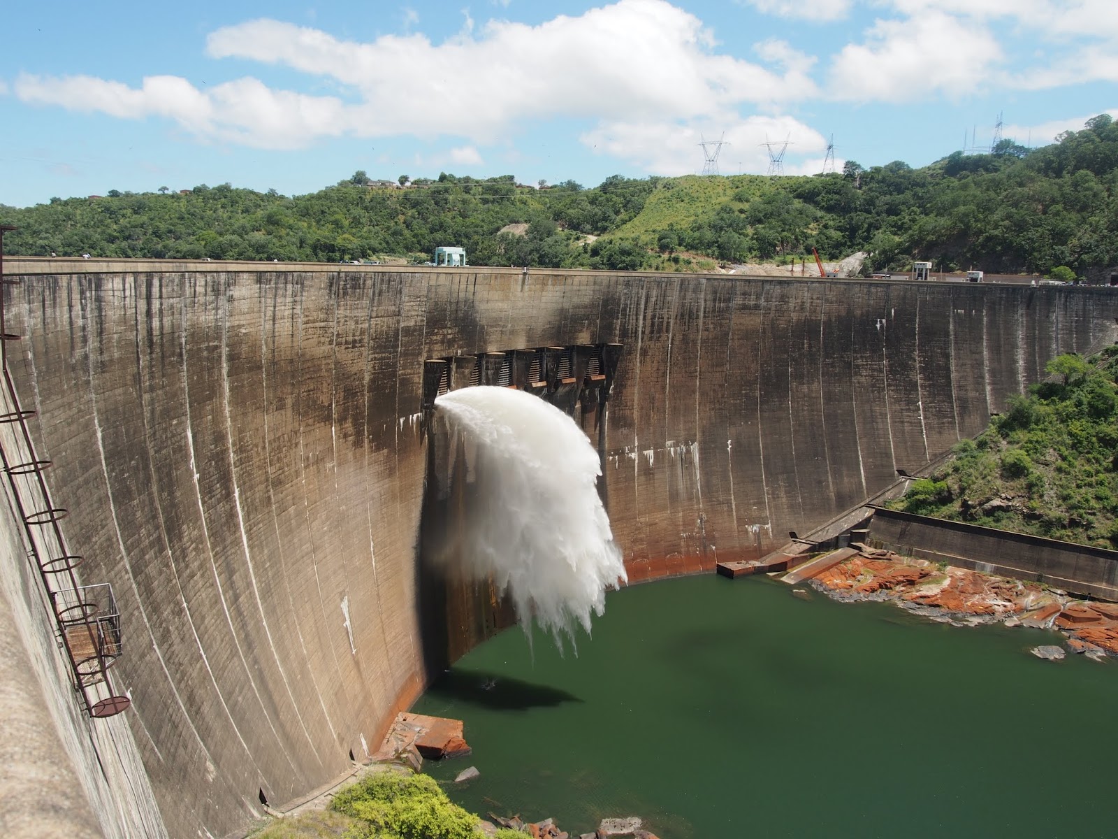 Разрушения водохранилище. Кариба ГЭС. Кариба ГЭС Замбия. Кариба ГЭС. Это водохранилище. ГЭС Кариба на реке Замбези.