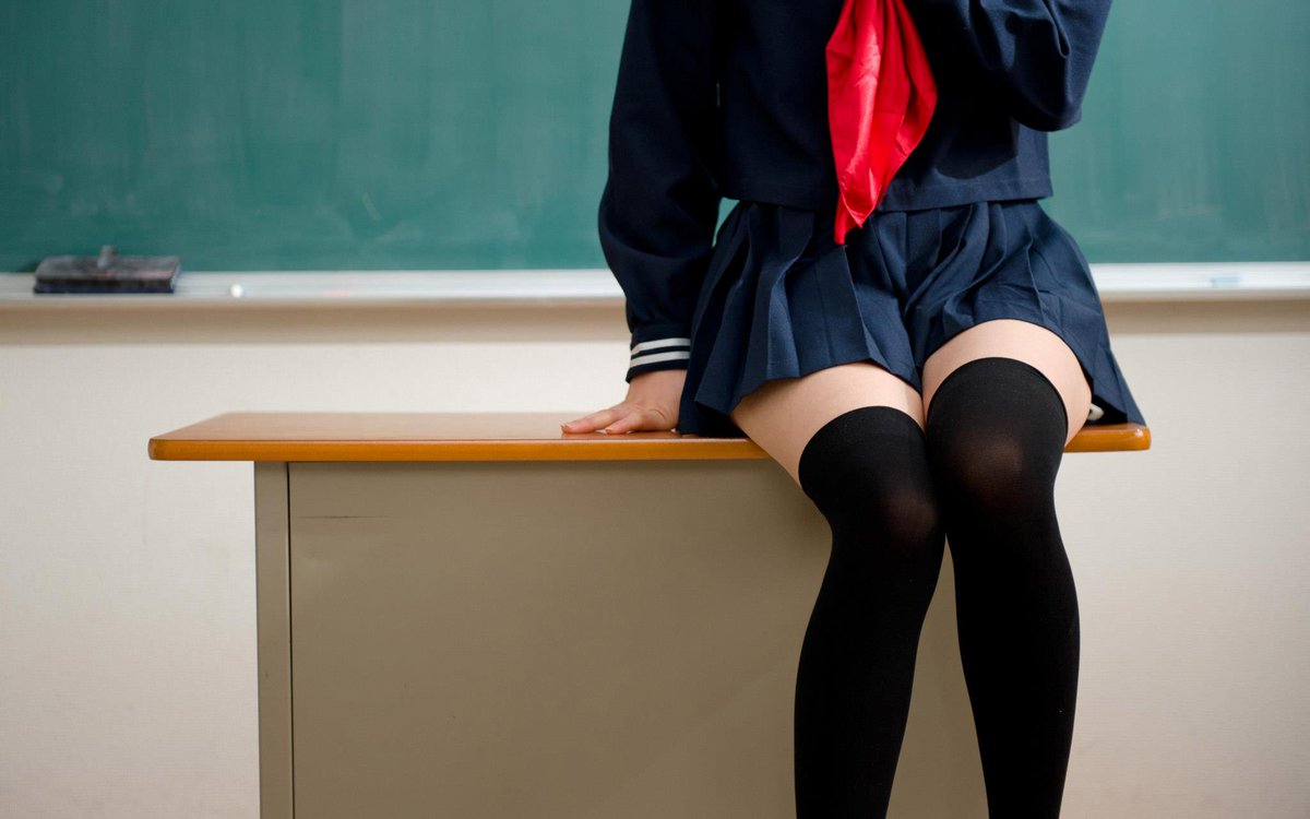 Японки школьницы в юбках