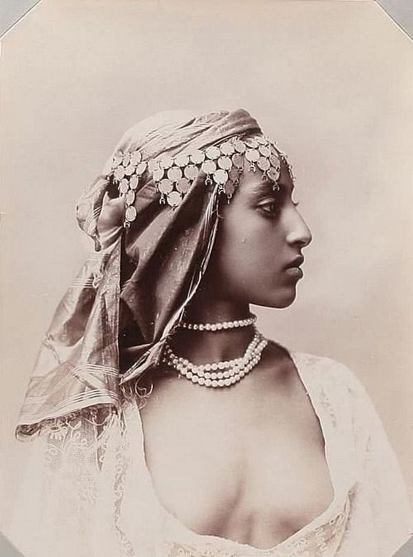 600x808, 53 Kb / ч/б, фото, Египтянка, 1870 г