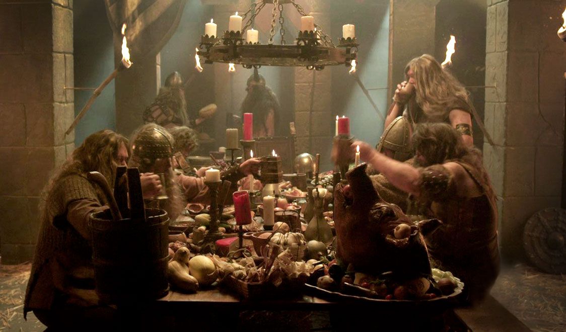 1124x660, 102 Kb / викинги, стол, пир, свечи, овощи, чарки, свинищева, голова