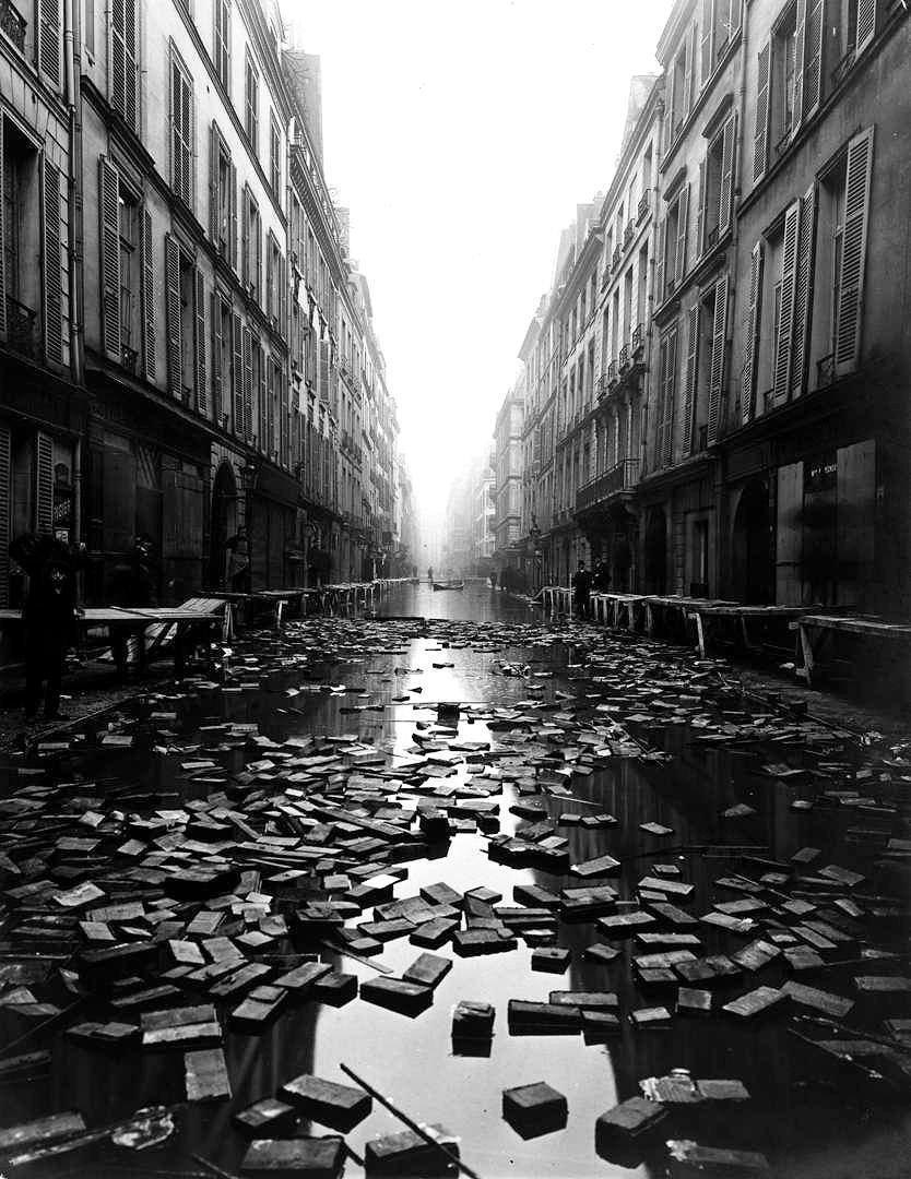 834x1080, 173 Kb / Наводнение, Париж, библиотека, ч/б