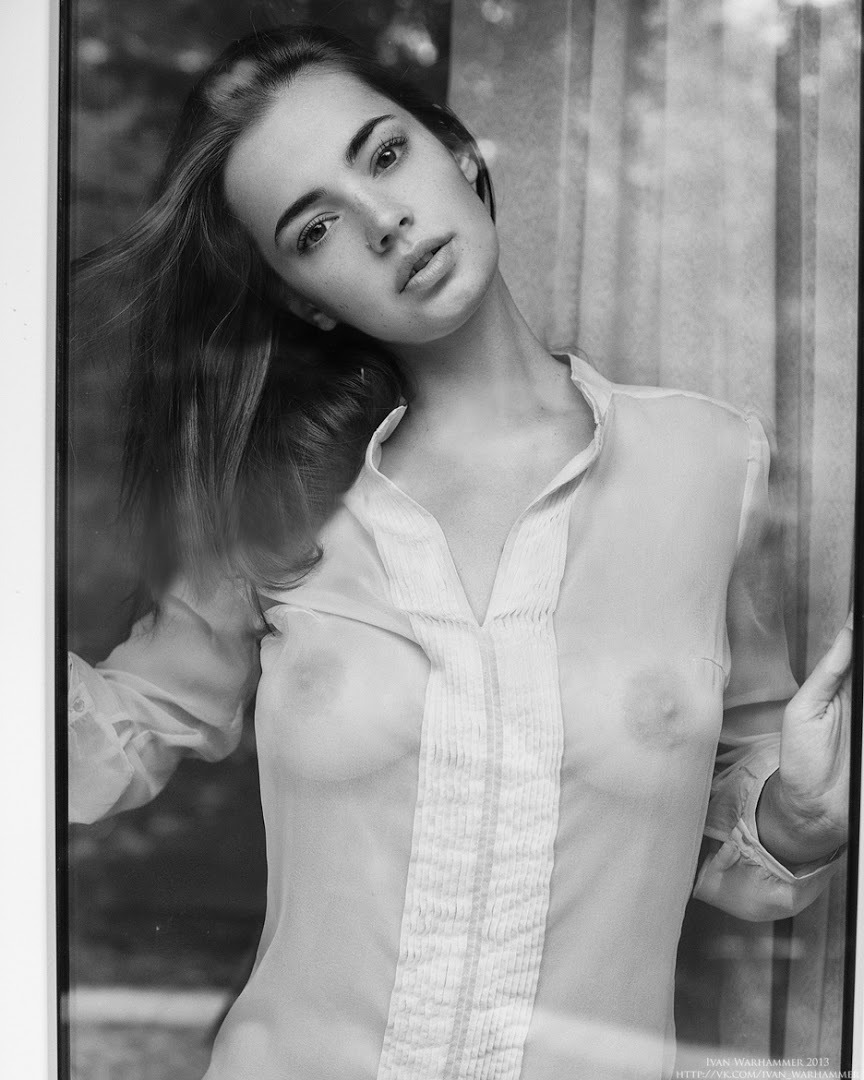 864x1080, 154 Kb / ч/б, прозрачное, стекло, окно, блузка, рубаха, майка, Лидия Саводёрова