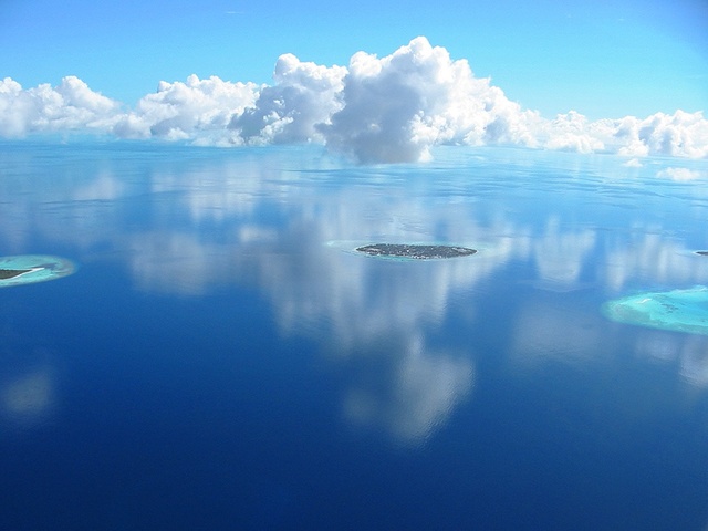 640x480, 78 Kb / облака, острова