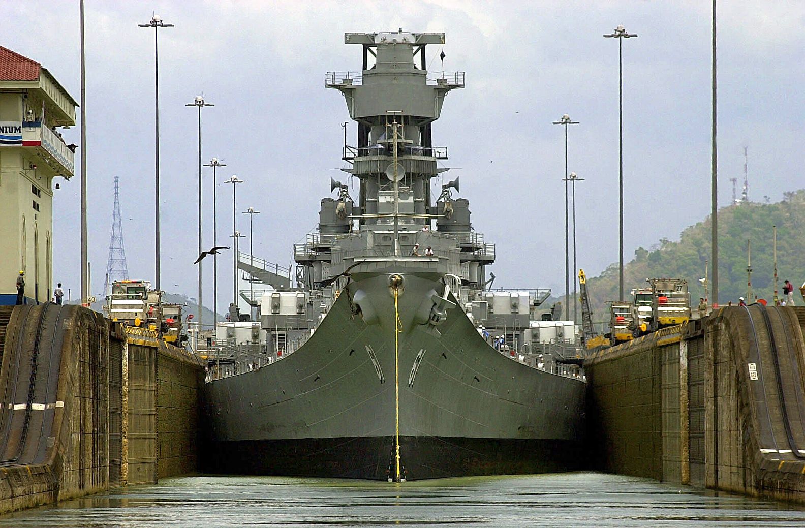 1584x1039, 305 Kb / корабль, США, Панамский канал, Айова, крейсер, линкор