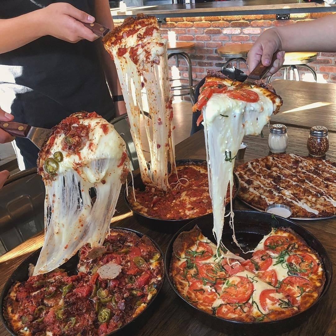 1080x1080, 429 Kb / пицца, Чикагская, сковорода, сыр, моцарелла, Rance's Chicago Pizza