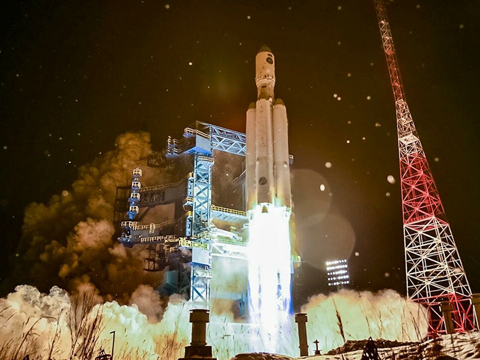 1600x1200, 220 Kb / ракета, пуск, Ангара, космодром