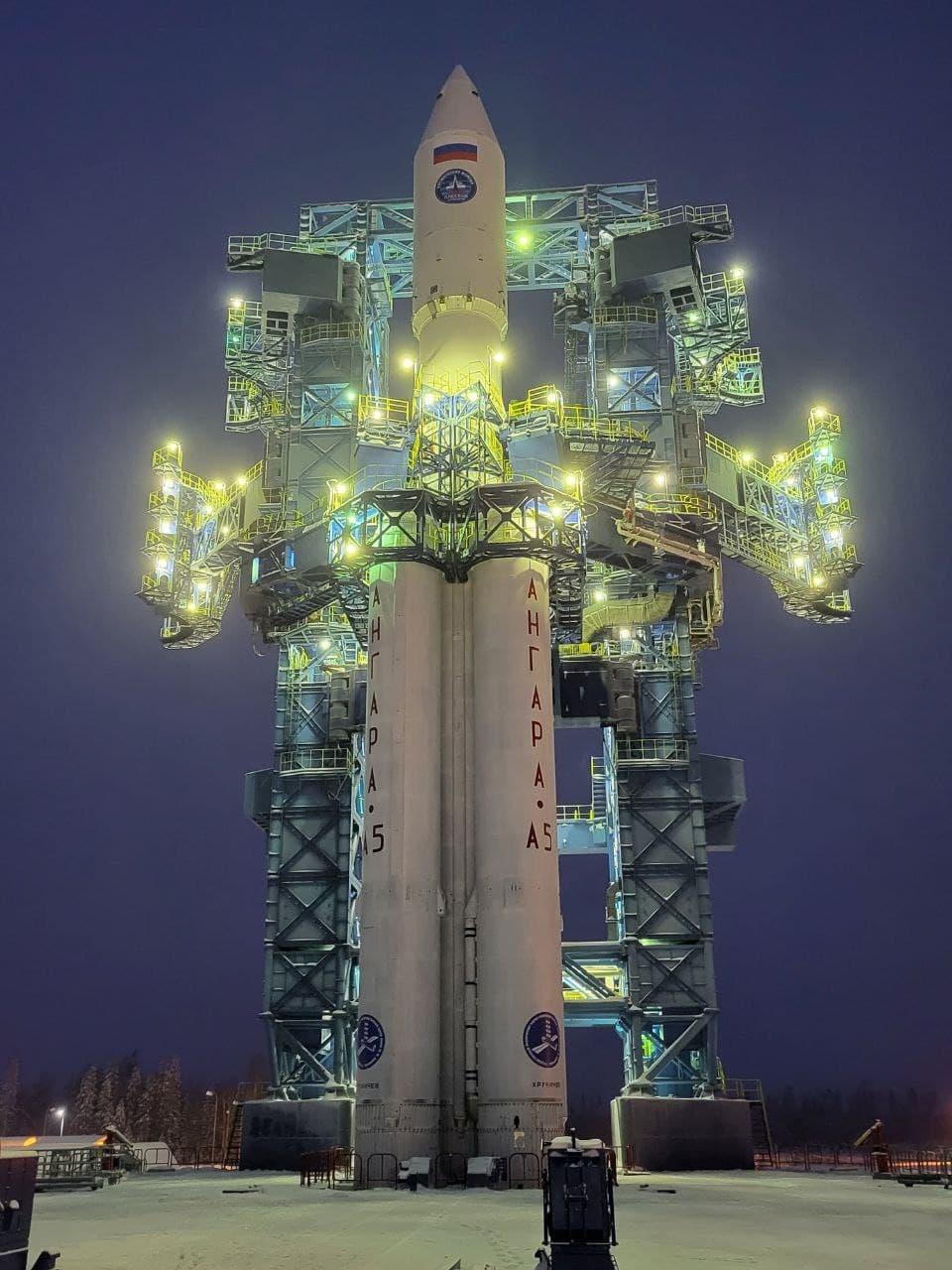 960x1280, 147 Kb / ракета, Ангара, космодром