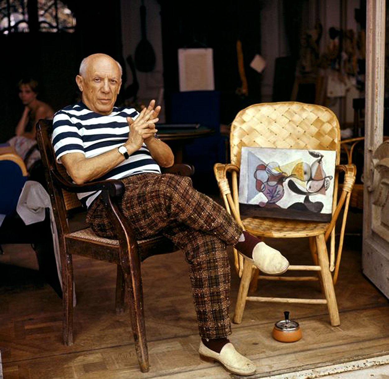 1250x1217, 218 Kb / стул, картина, пепельница, Пикассо, Pablo Picasso, 1957