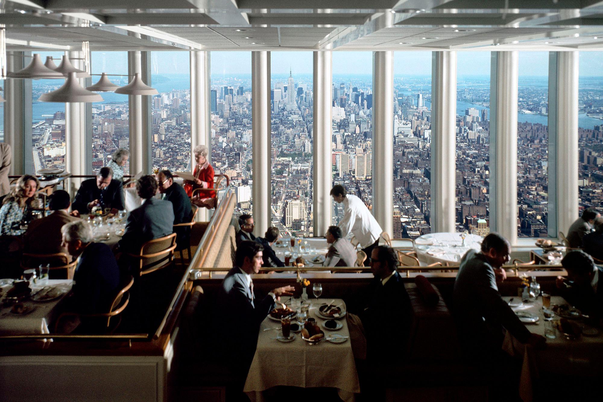 2000x1333, 363 Kb / ресторан, окно, Всемирный торговый центр, США, Нью-Йорк, башня, небоскреб