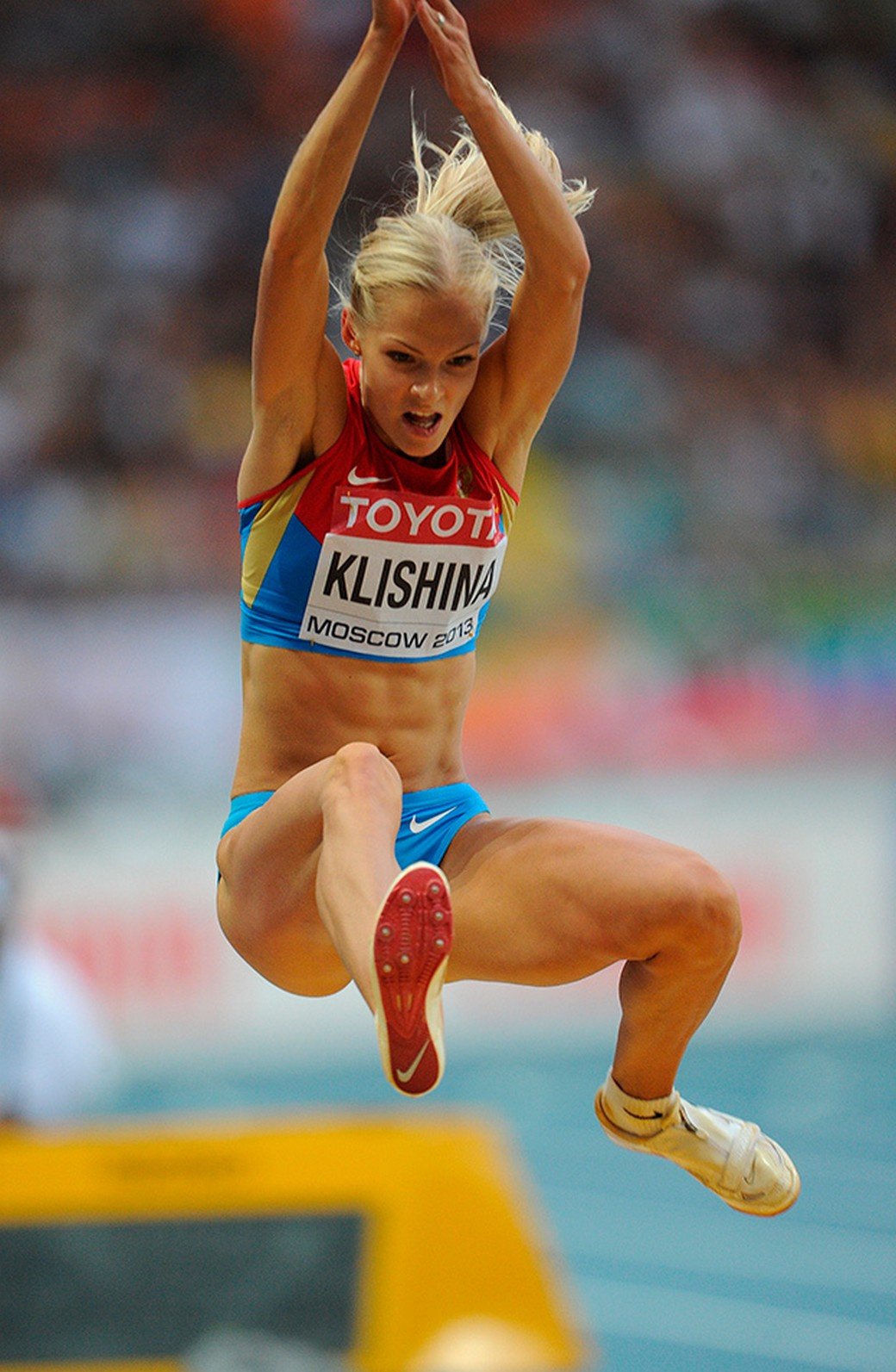 1040x1593, 237 Kb / Дарья Клишина, спорт, прыжок, легкая атлетика, блондинка