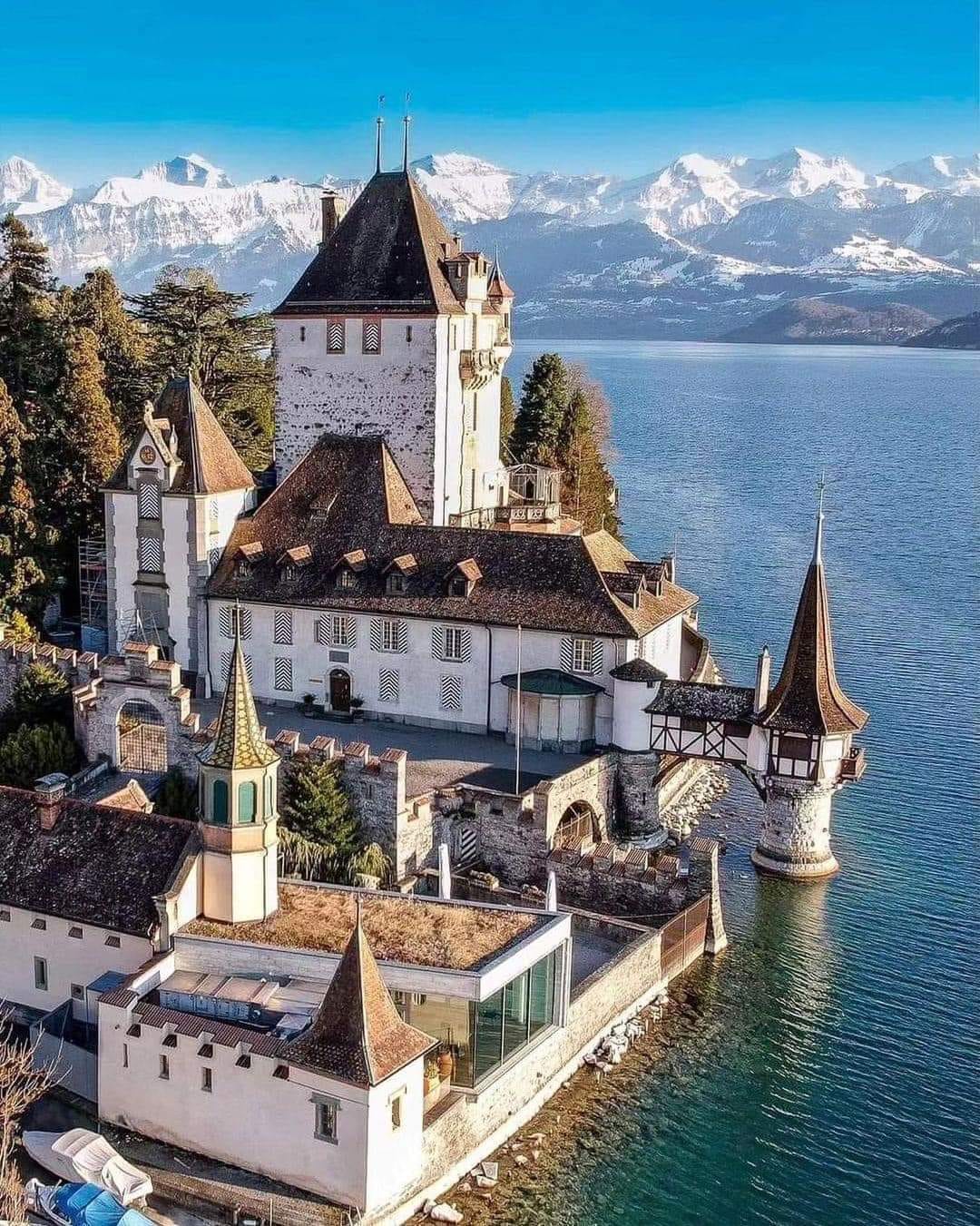1080x1351, 339 Kb / Oberhofen castle , Switzerland ,, , ,  , 
