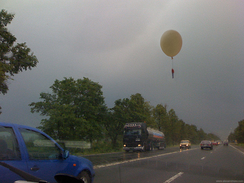 800x600, 232 Kb / balloon, виселица, повесился, самоубийство, воздушный шар
