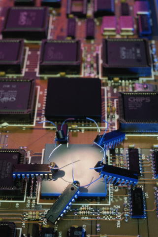 321x480, 31 Kb / чипы, микросхема, тараканы