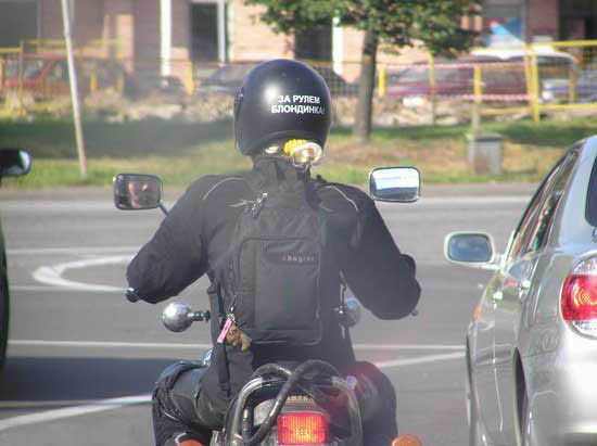 550x411, 47 Kb / Мотоцикл, блондинка, шлем