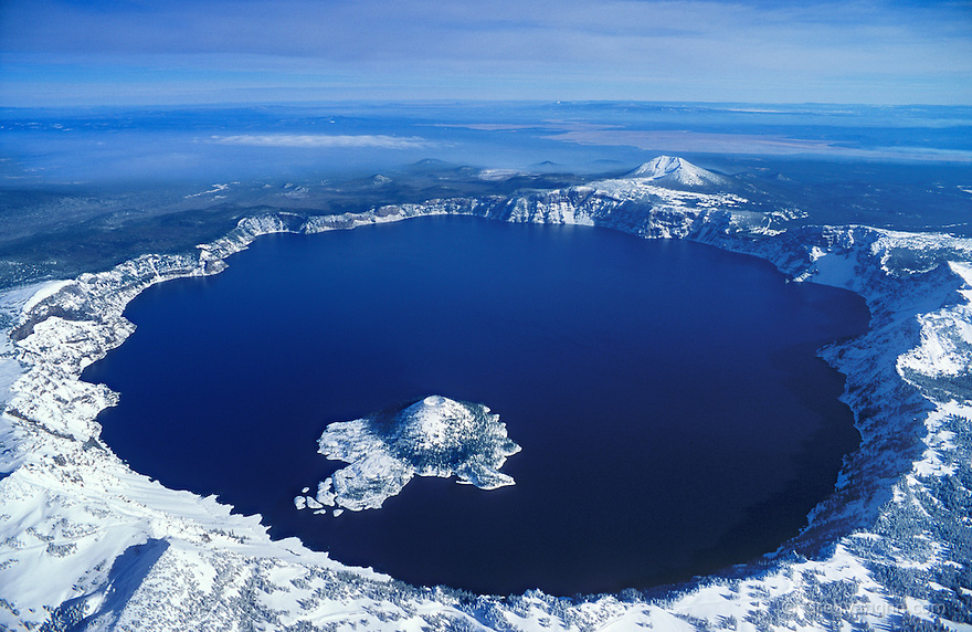 880x572, 283 Kb / кратер, озеро, остров