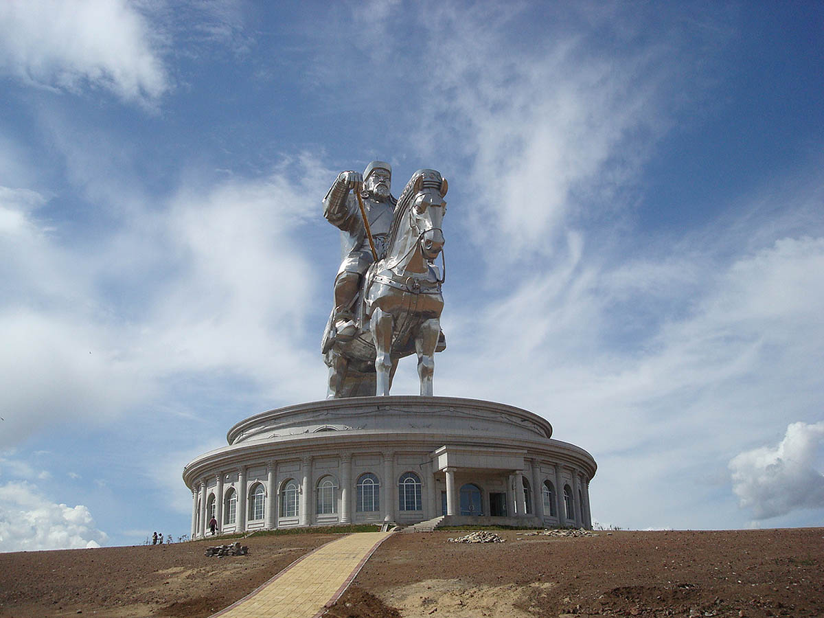 1200x900, 154 Kb / чингисхан, монголия, памятник, степь, скульптура, монумент, всадник