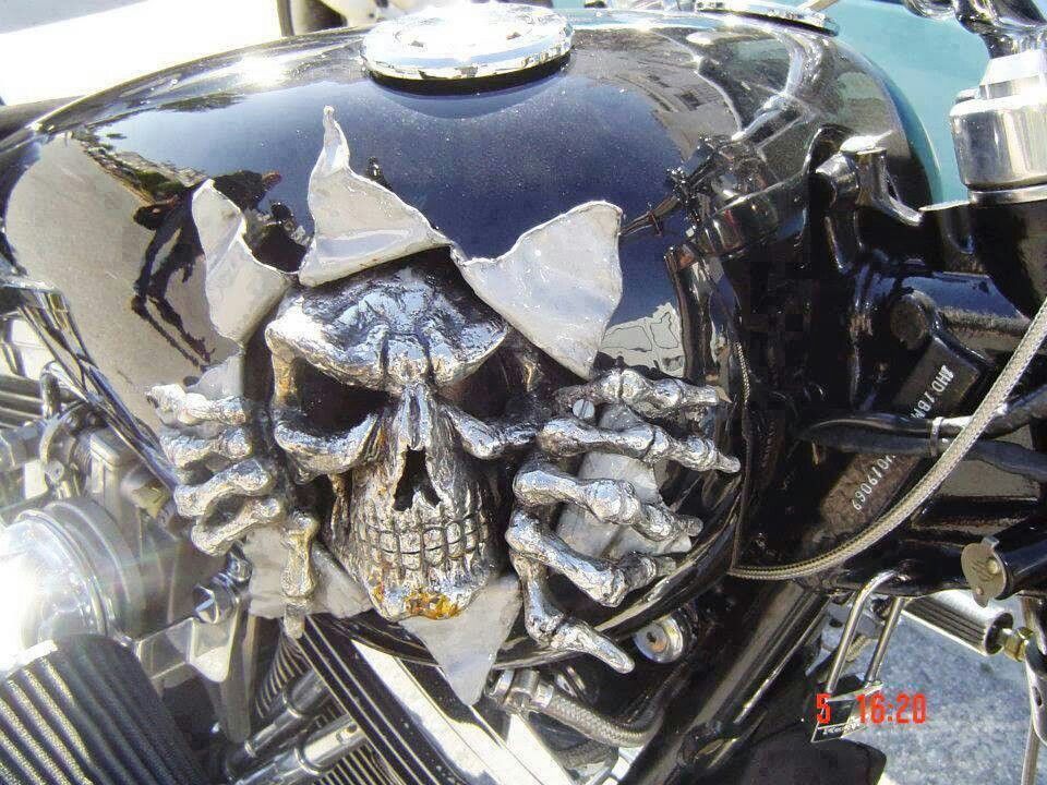 960x720, 154 Kb / бак, мотоцикл, скелет, череп