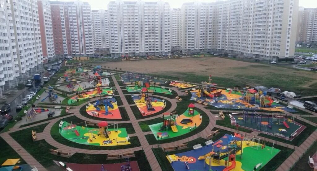 1024x555, 171 Kb / детская площадка, двор, цвет, дом, квартал