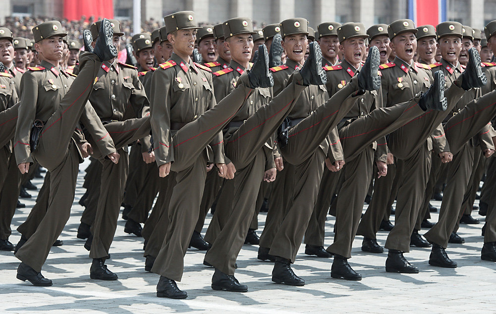 1001x633, 205 Kb / парад, корея, военные