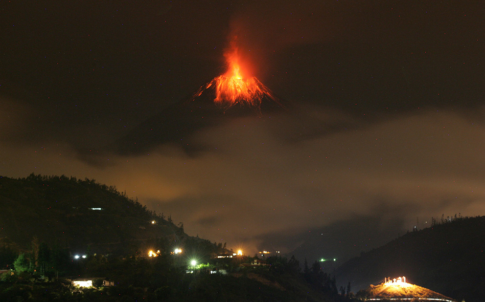 991x618, 160 Kb / вулкан, ночь, извержение