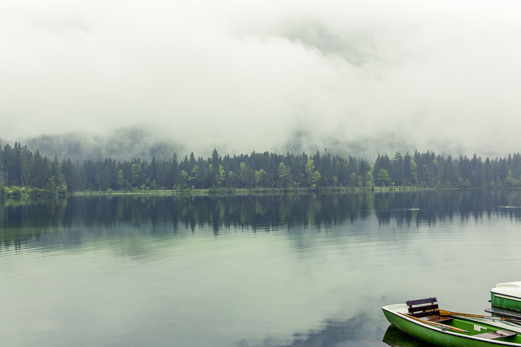1024x683, 107 Kb / туман, лодки, озеро