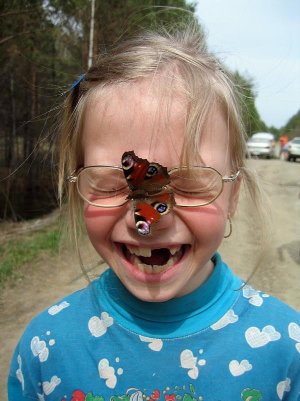 600x800, 71 Kb / Ребёнок, очки, бабочка, зубы