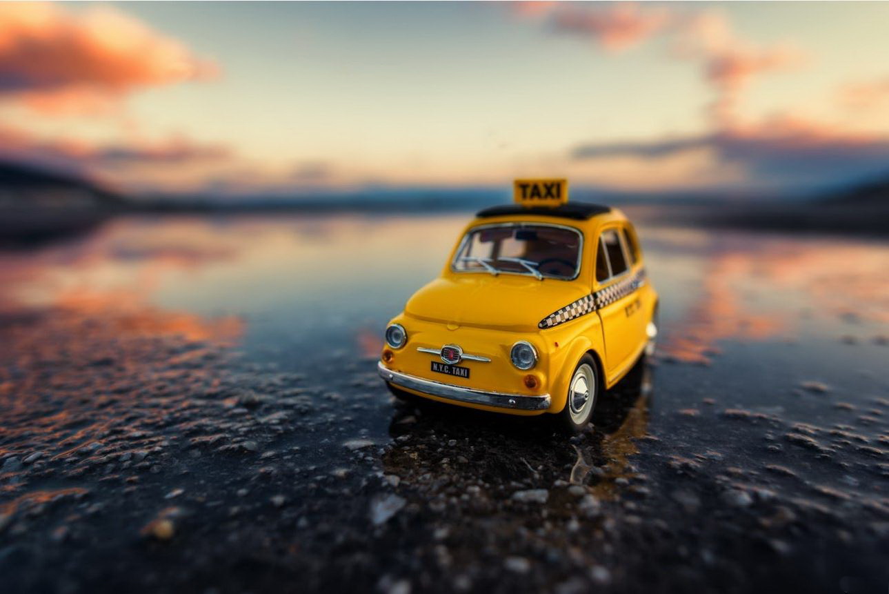 1289x861, 174 Kb / Yellow Cab, такси, лужа, модель
